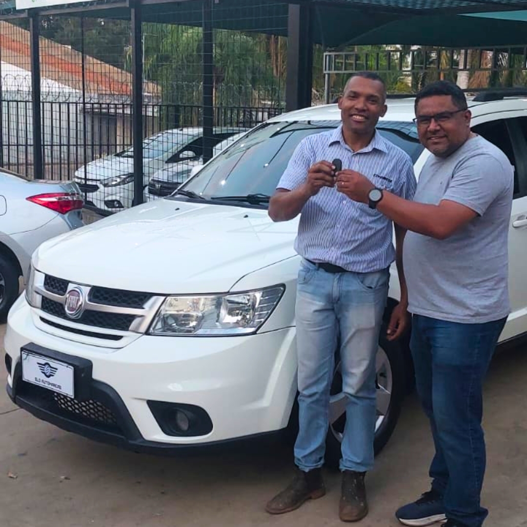 Carro 5 - Modelo Compacto